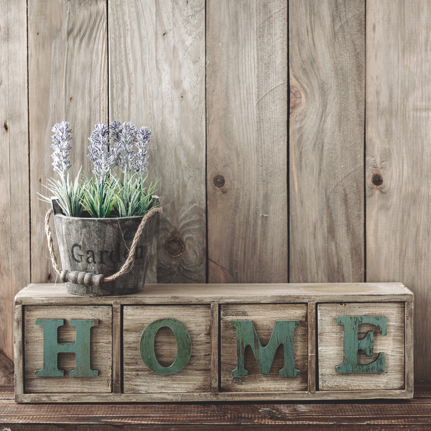 Home Decor & Wreaths